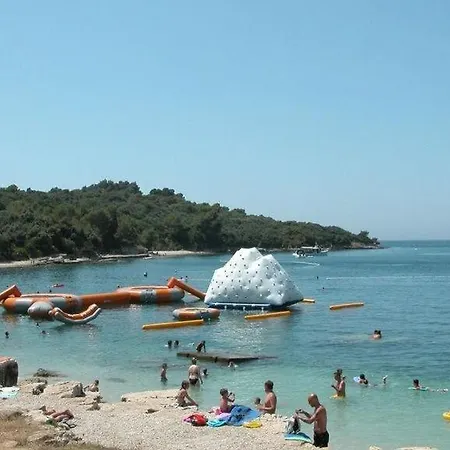 Comfortable Near The * Pula