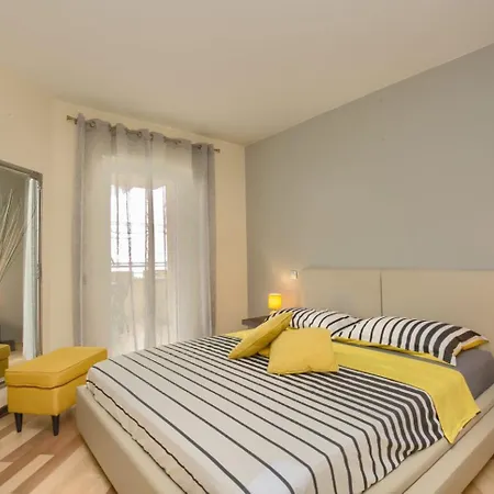 Comfortable Near The Pula